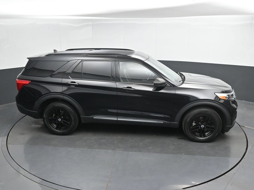Used 2023 Ford Explorer XLT w/ Equipment Group 202A AWD/4WD image 32