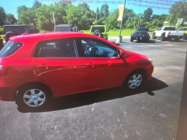 Used 2010 Toyota Matrix FWD image 3