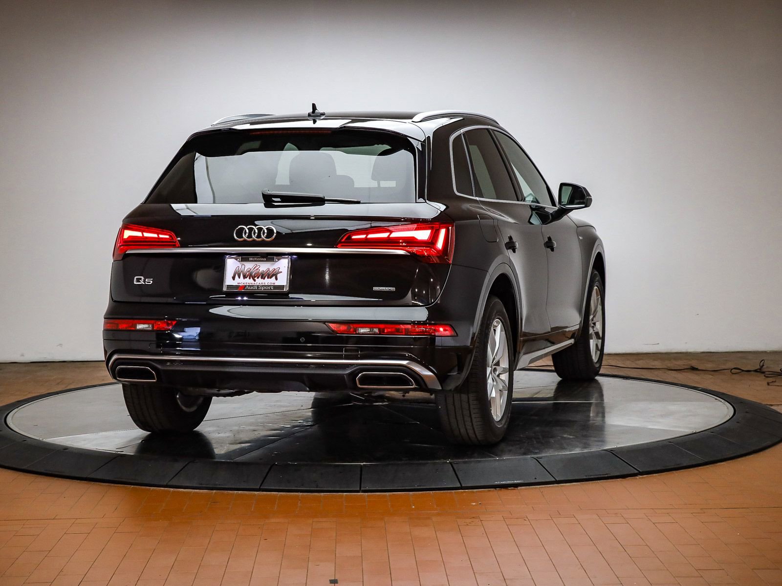 Used 2023 Audi Q5 2.0T Premium w/ Convenience Package AWD/4WD image 5