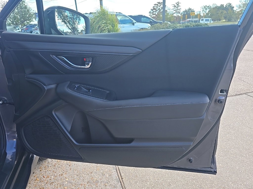 Used 2025 Subaru Outback Premium image 39