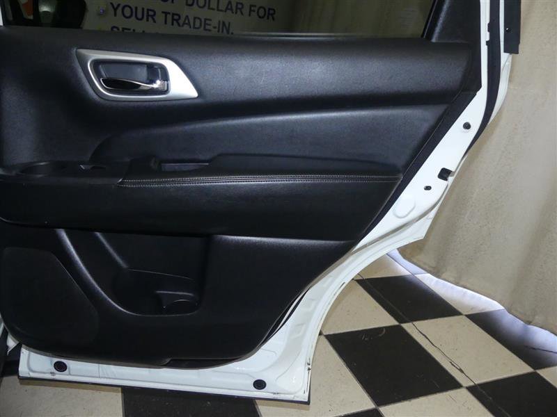 Used 2019 Nissan Pathfinder SV image 27