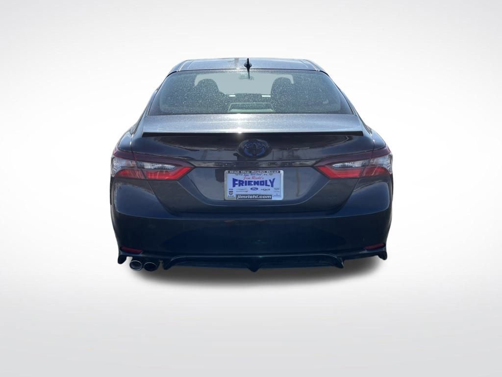 Used 2022 Toyota Camry SE image 4