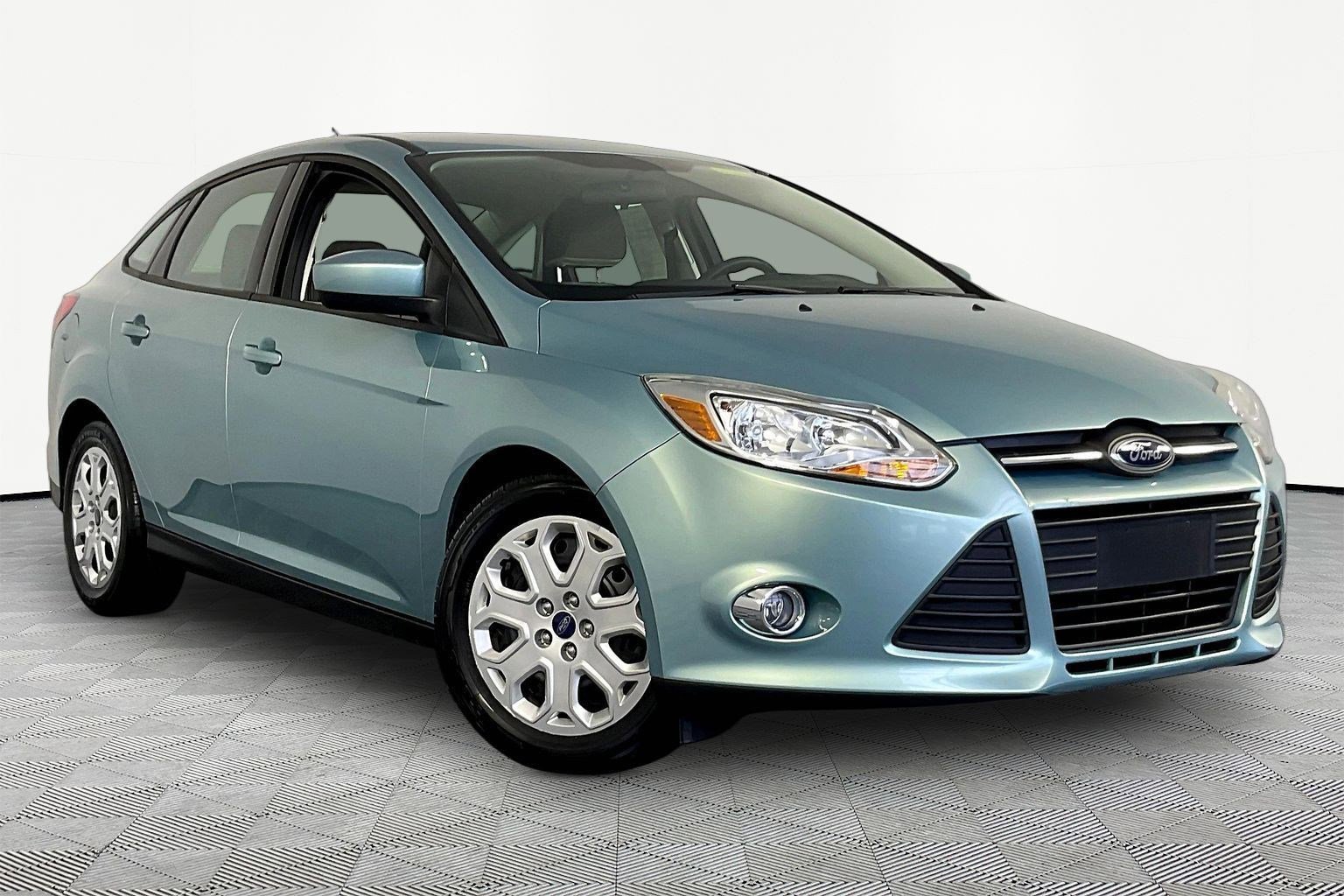 Used 2012 Ford Focus SE FWD image 3
