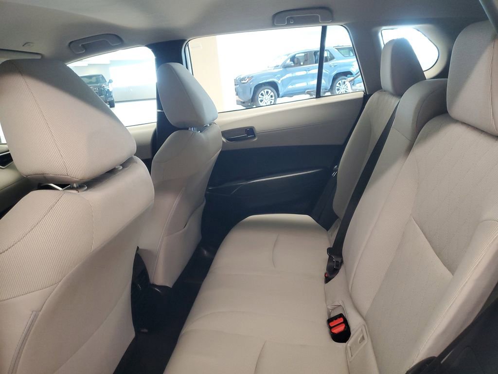 Used 2025 Toyota Corolla Cross L image 10