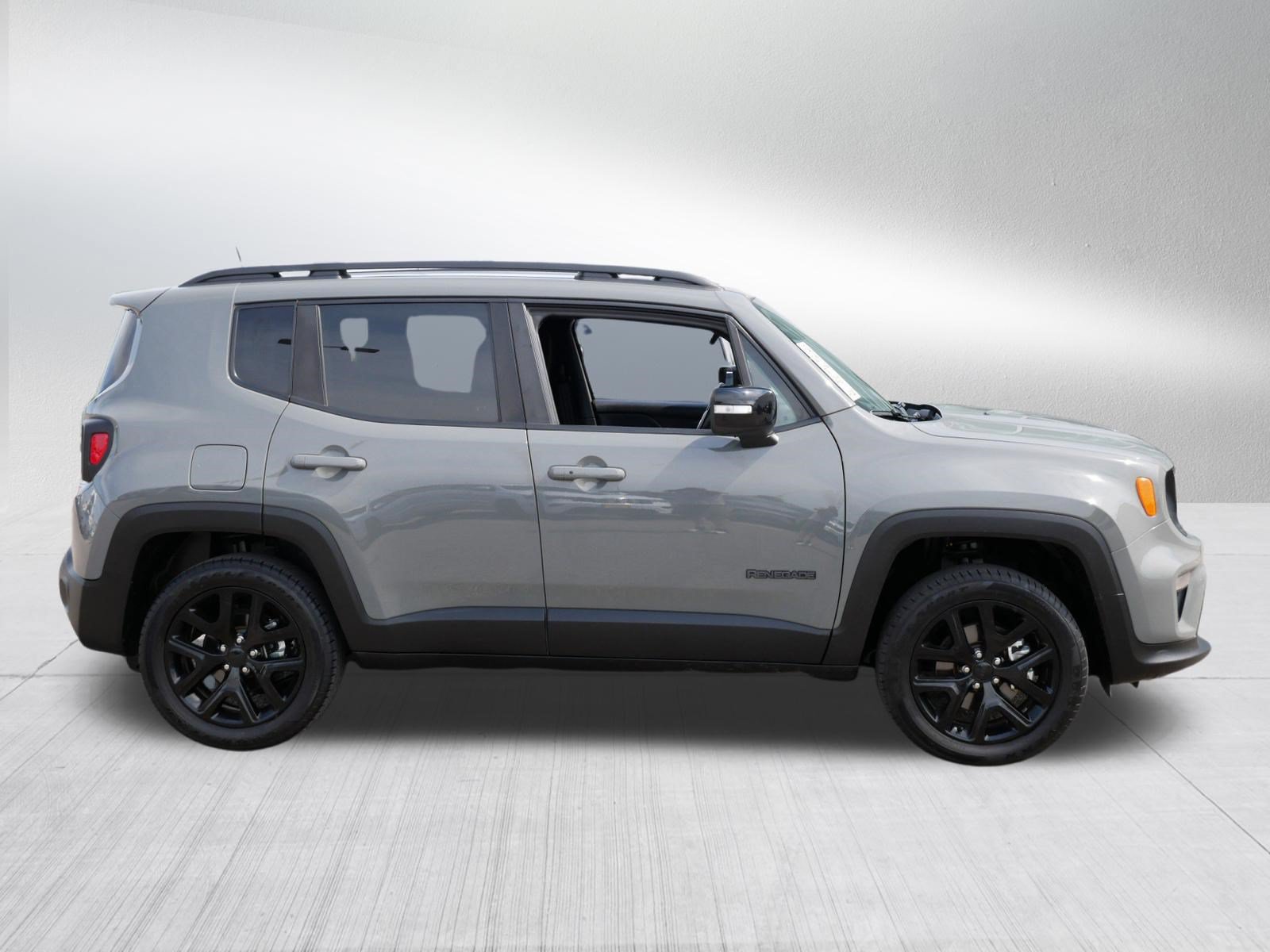 Used 2022 Jeep Renegade Altitude w/ Convenience Group AWD/4WD image 8