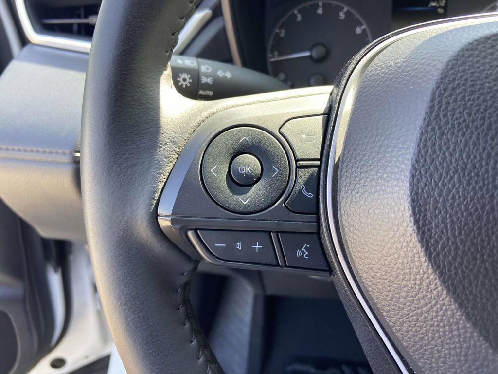 Used 2024 Toyota Corolla Cross LE w/ Moonroof Package FWD image 31
