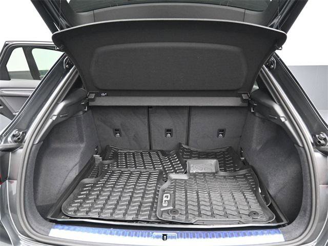 Certified 2025 Audi Q3 2.0T Premium Plus image 31