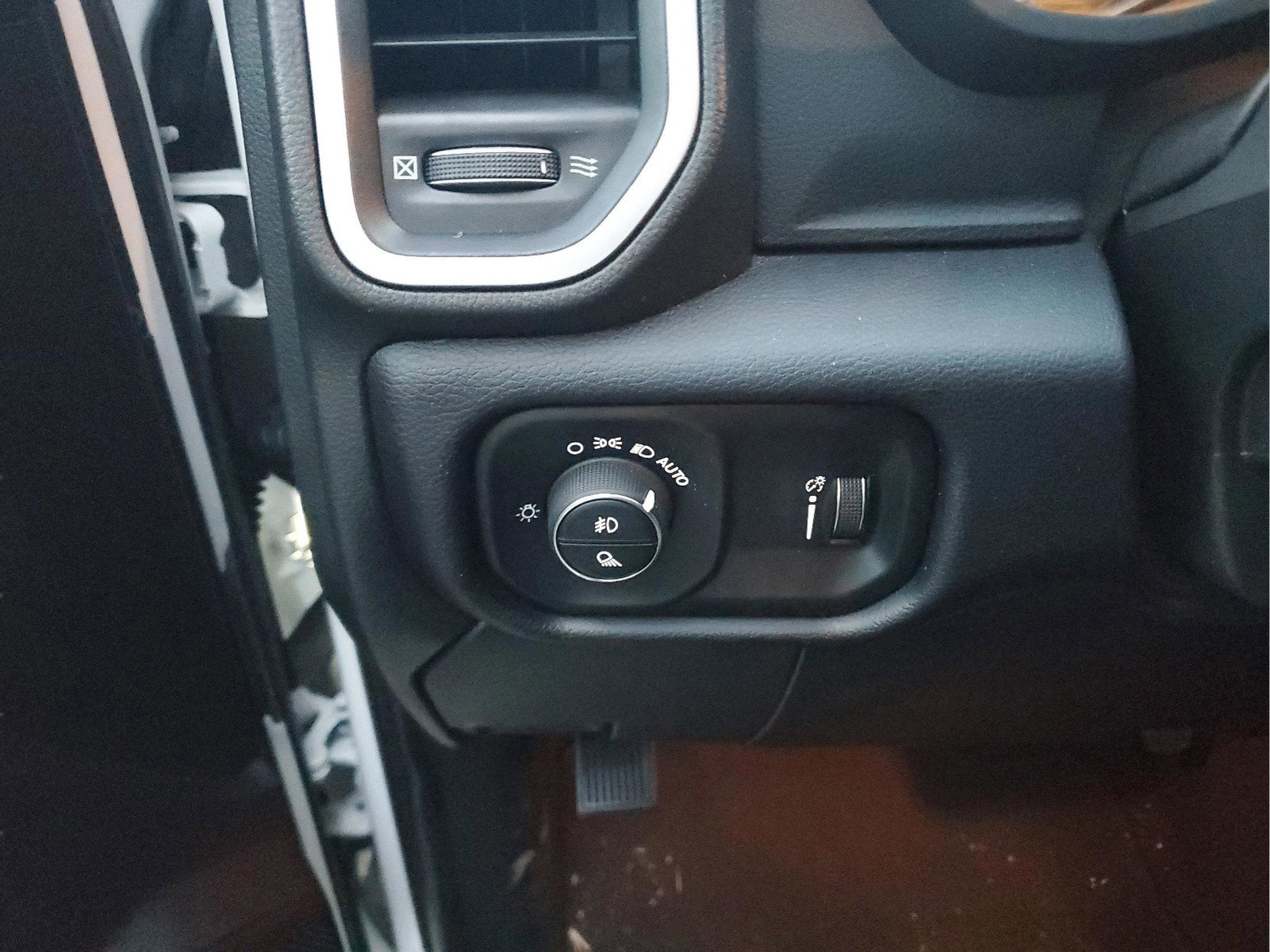 Used 2024 RAM 3500 Big Horn image 26