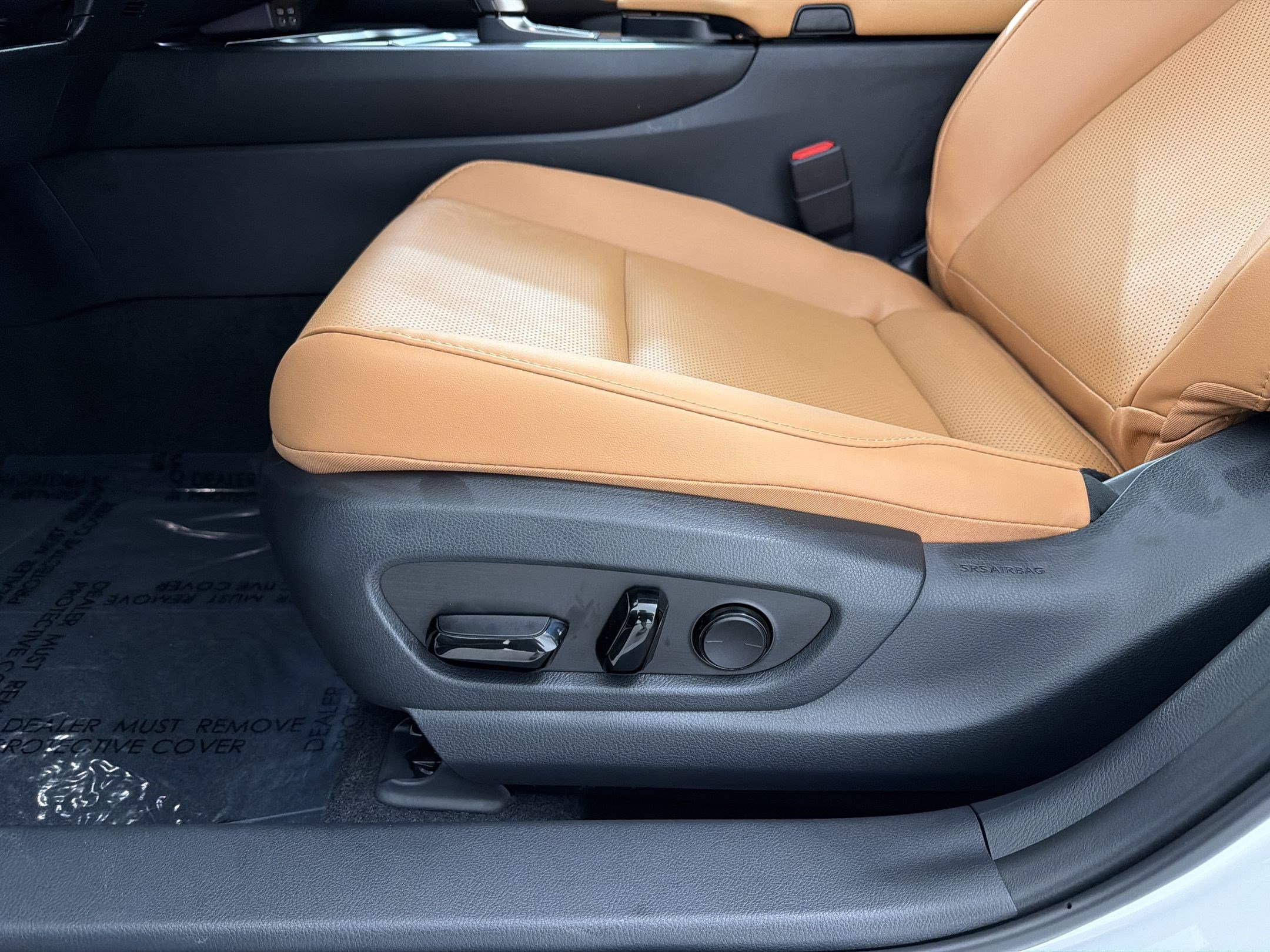 New 2026 Lexus UX 300h FWD image 14