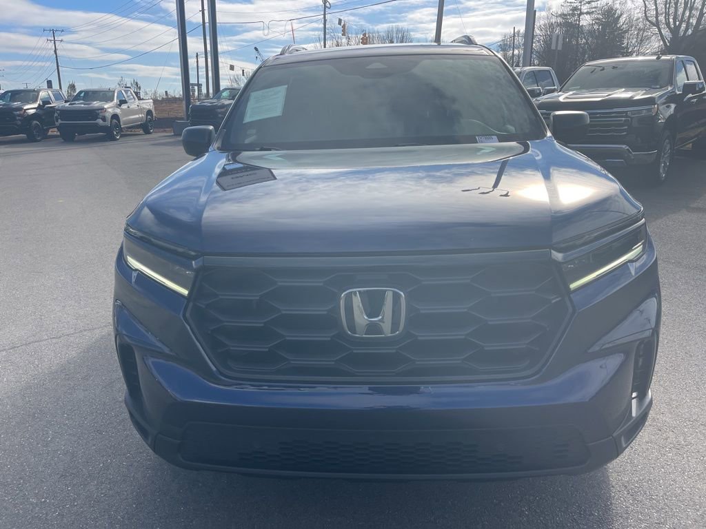 Used 2025 Honda Pilot Sport image 8