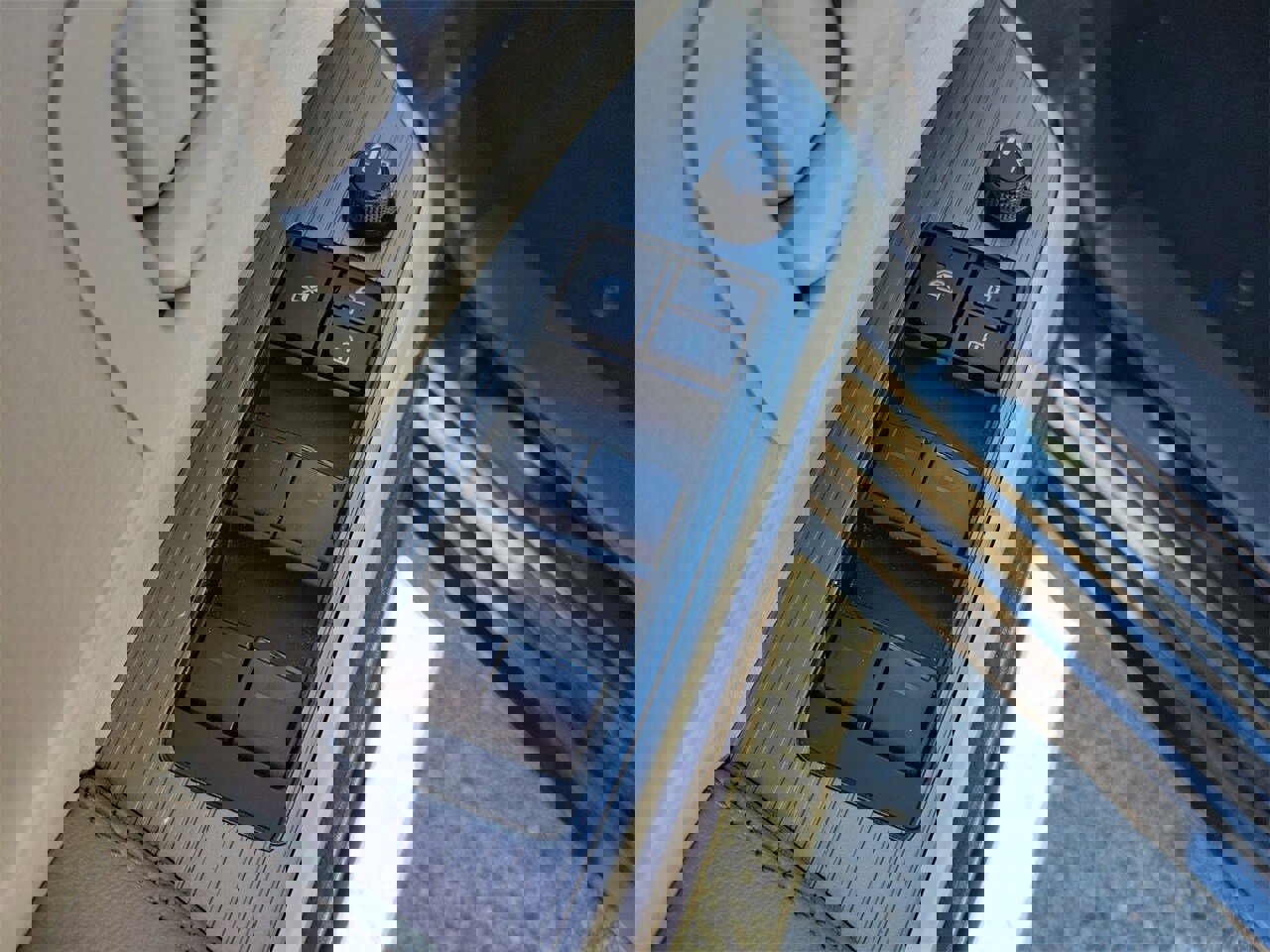 Used 2025 Toyota Sienna LE image 14