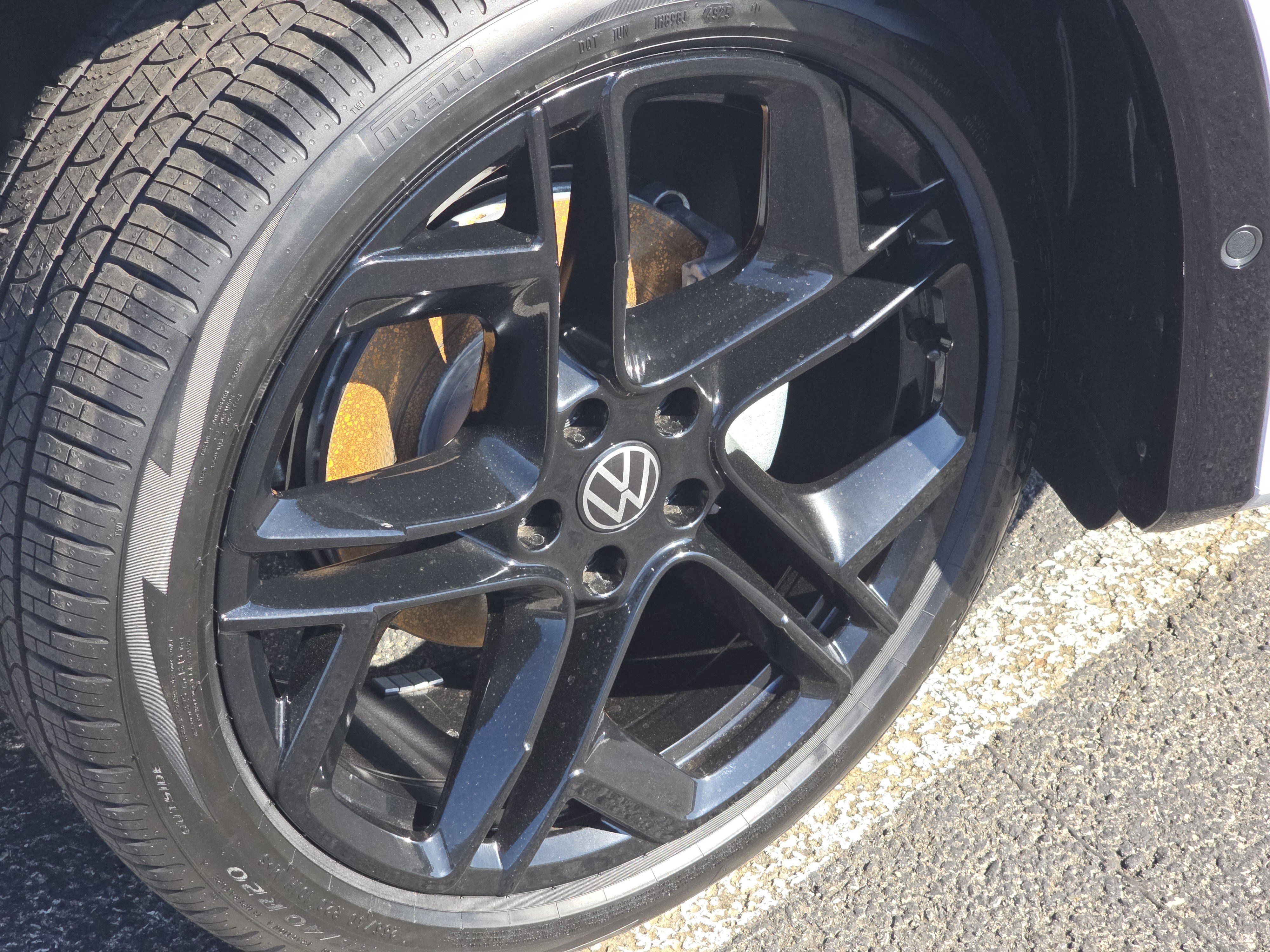 New 2026 Volkswagen Tiguan SE R-Line image 12