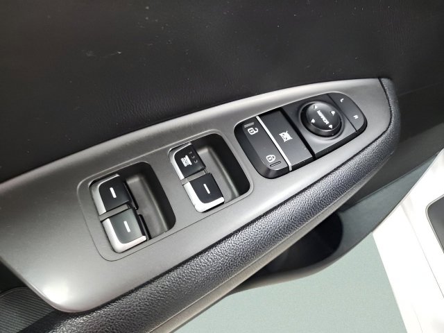 Used 2018 Kia Optima LX w/ 17" Alloy Wheels Package image 22