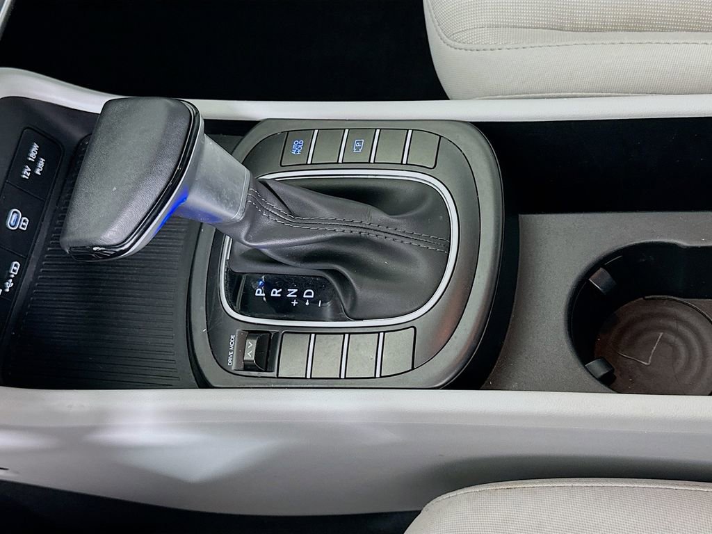 Certified 2025 Hyundai Kona SEL image 16