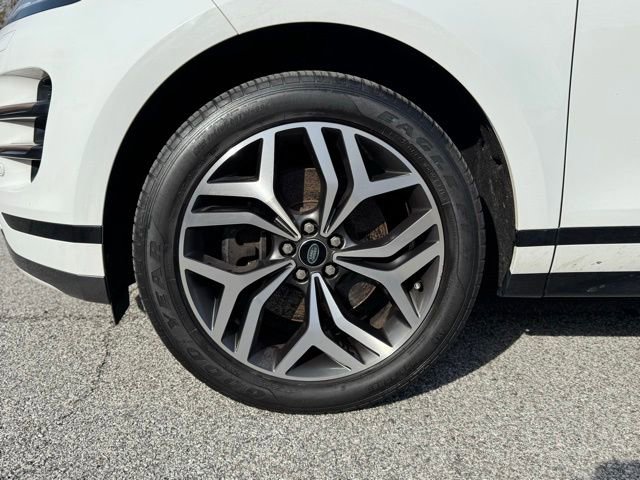 Used 2023 Land Rover Range Rover Evoque R-Dynamic SE AWD/4WD image 2