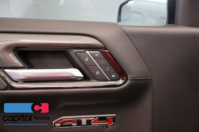Used 2022 GMC Sierra 1500 AT4 w/ AT4 Preferred Package AWD/4WD image 11