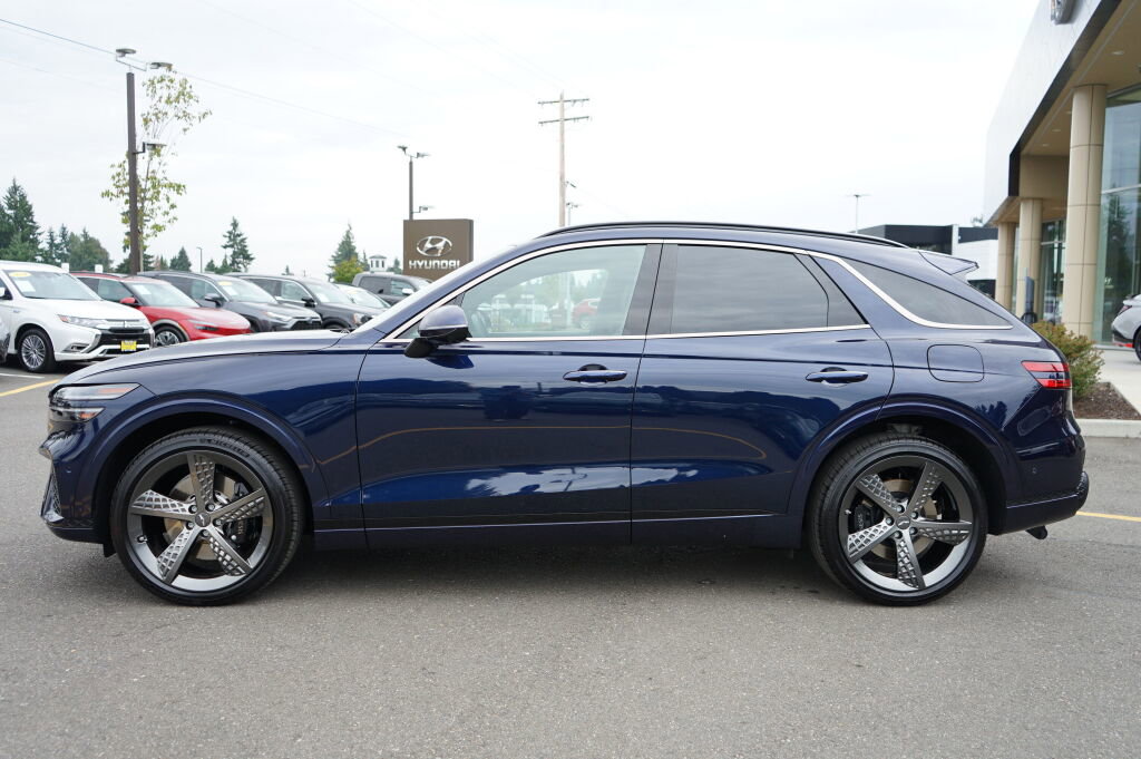 Used 2025 Genesis GV70 3.5T Sport w/ Sport Prestige Package image 8