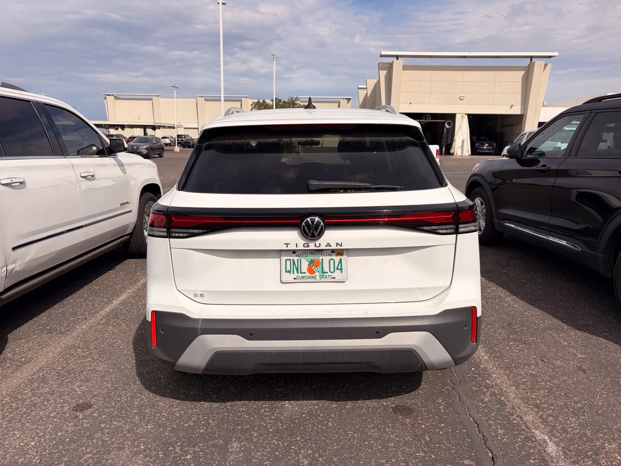 Used 2026 Volkswagen Tiguan SE FWD image 6