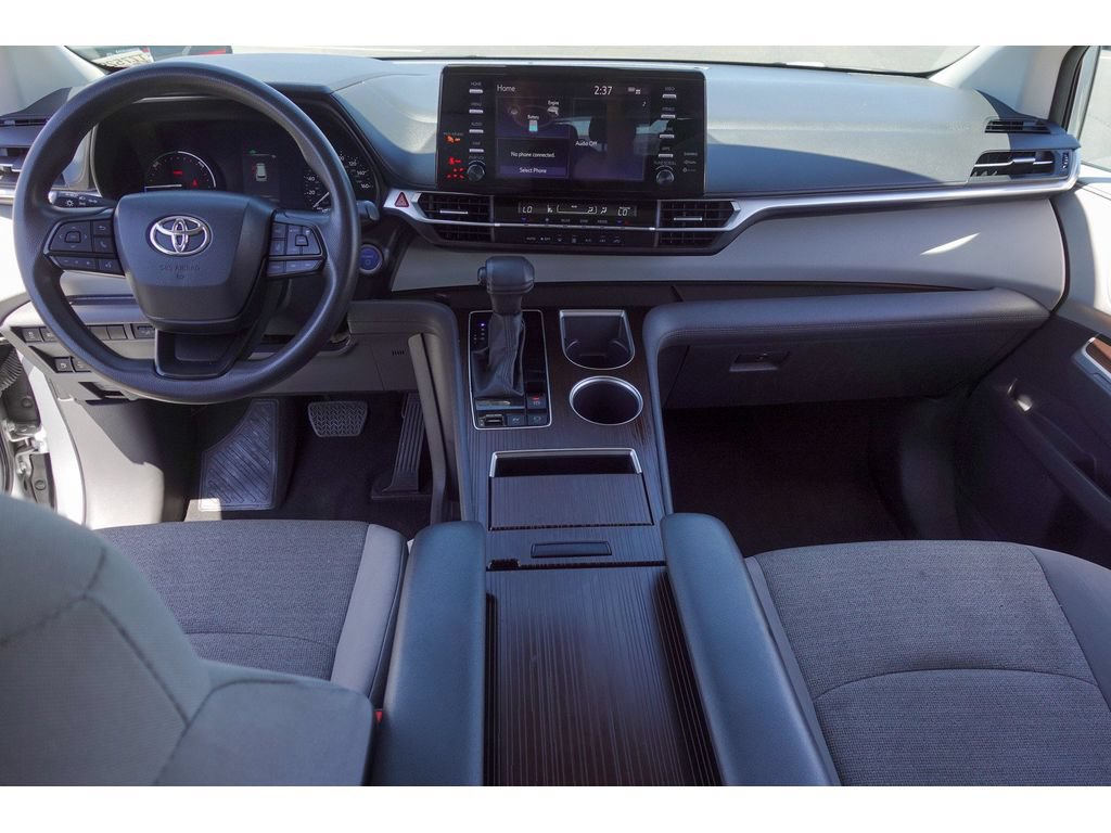 Certified 2023 Toyota Sienna LE FWD image 27