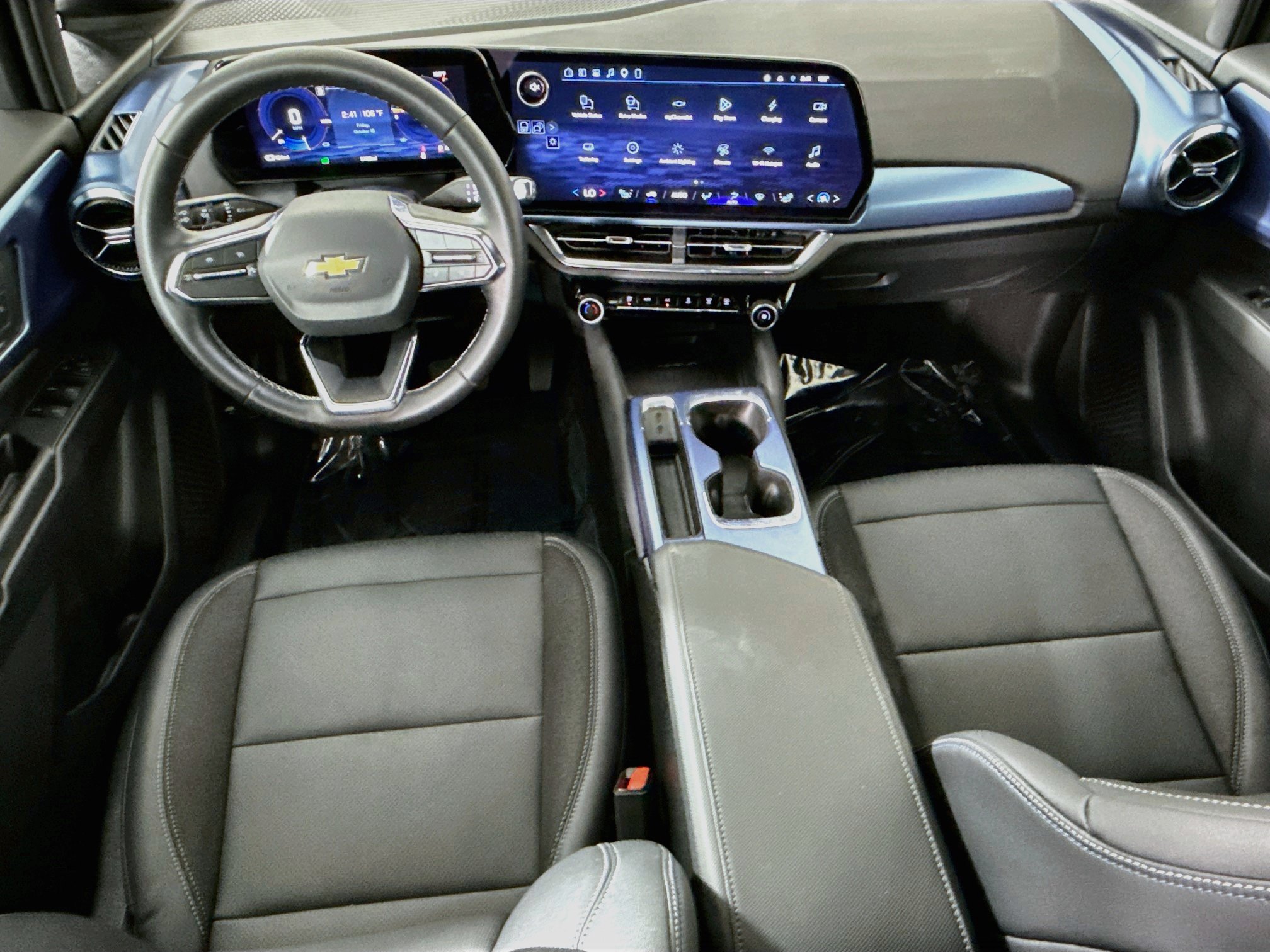 Used 2026 Chevrolet Equinox EV LT w/ LPO, All-Weather Mat Package FWD image 25