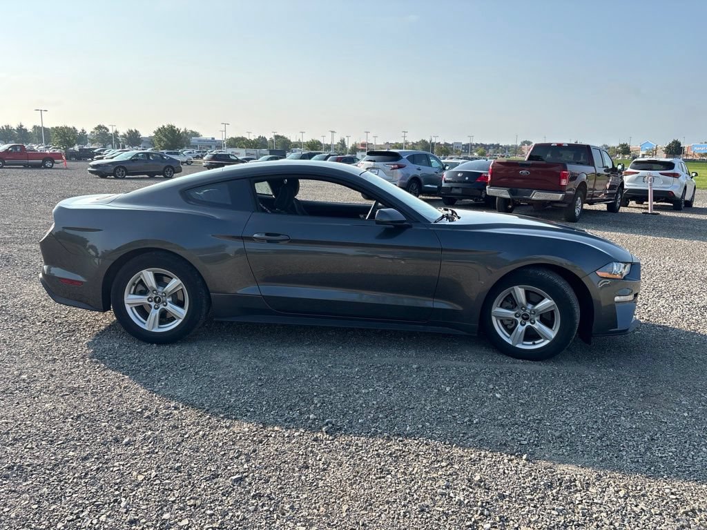 Used 2018 Ford Mustang Coupe RWD image 10