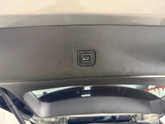 Used 2019 Chevrolet Traverse LT w/ LPO, Floor Liner Package AWD/4WD image 17