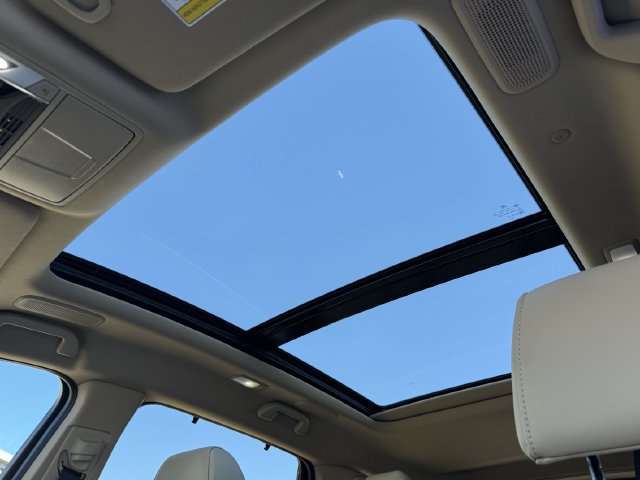 Certified 2025 Acura MDX w/ Technology Package FWD image 24