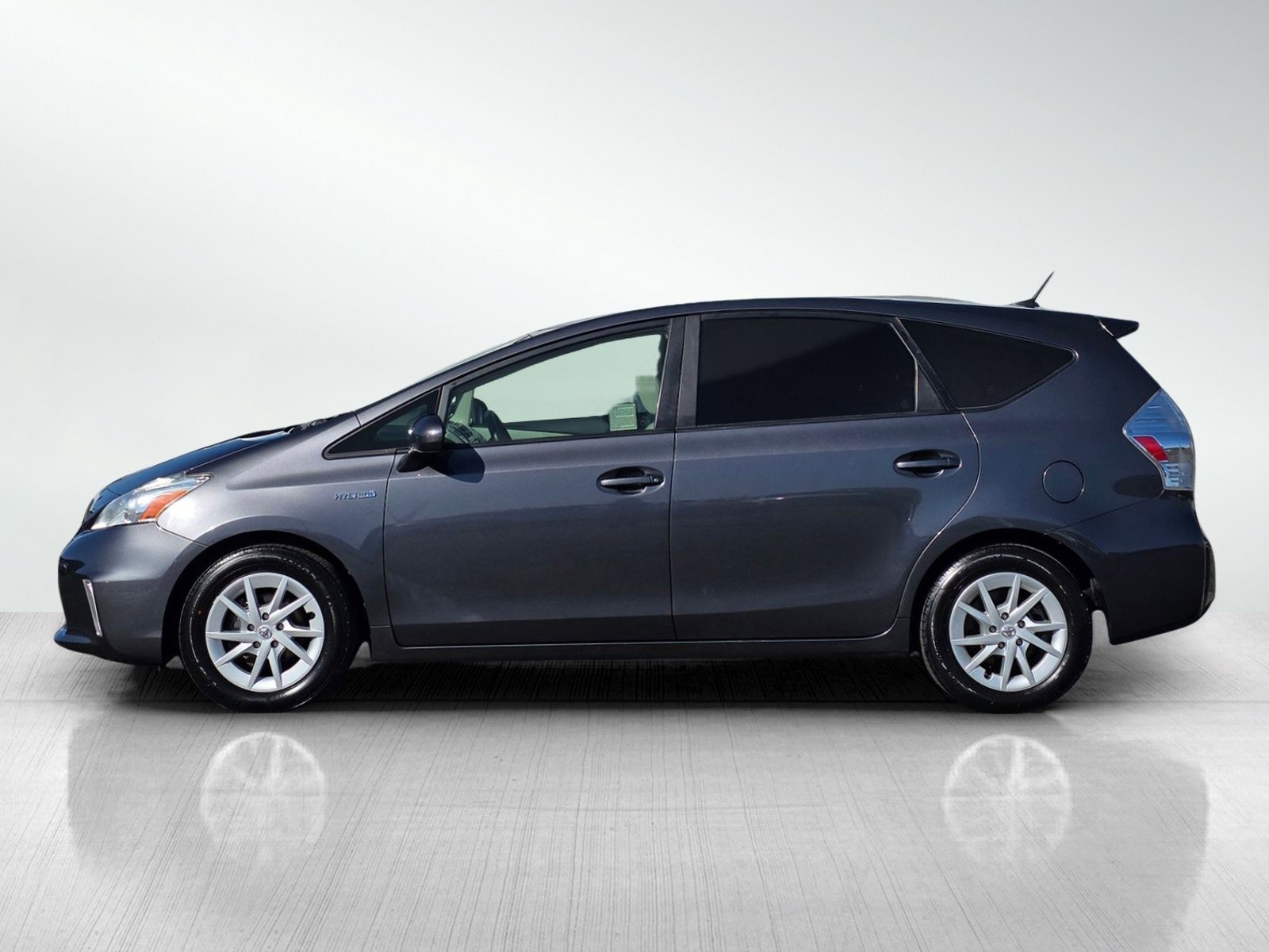 Used 2013 Toyota Prius V Two image 4