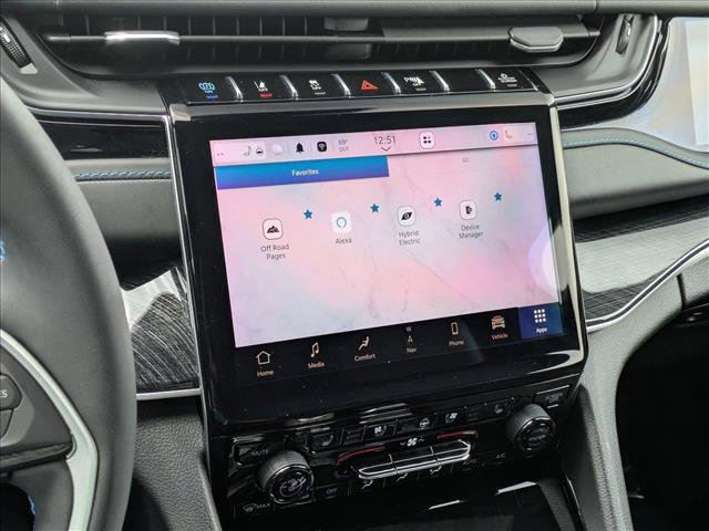 Used 2022 Jeep Grand Cherokee Trailhawk w/ Advanced Protech Group II image 15