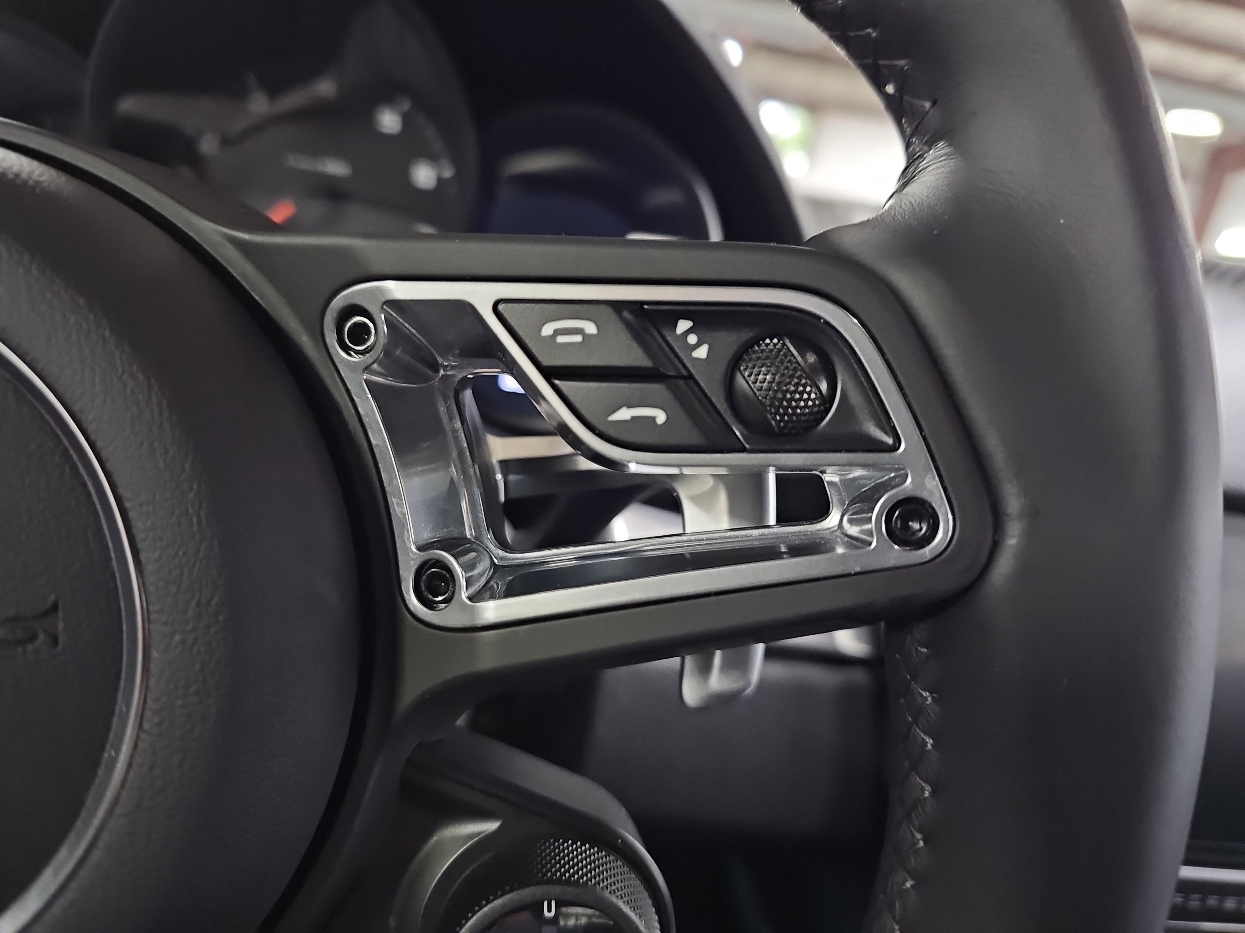 Used 2021 Porsche 718 Cayman RWD image 17