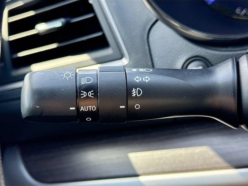 Used 2016 Subaru Legacy 2.5i Limited AWD/4WD image 12