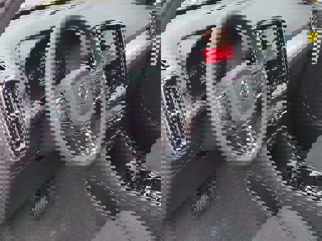 New 2026 Volvo XC40 B5 Ultra w/ Protection Package Premier image 2