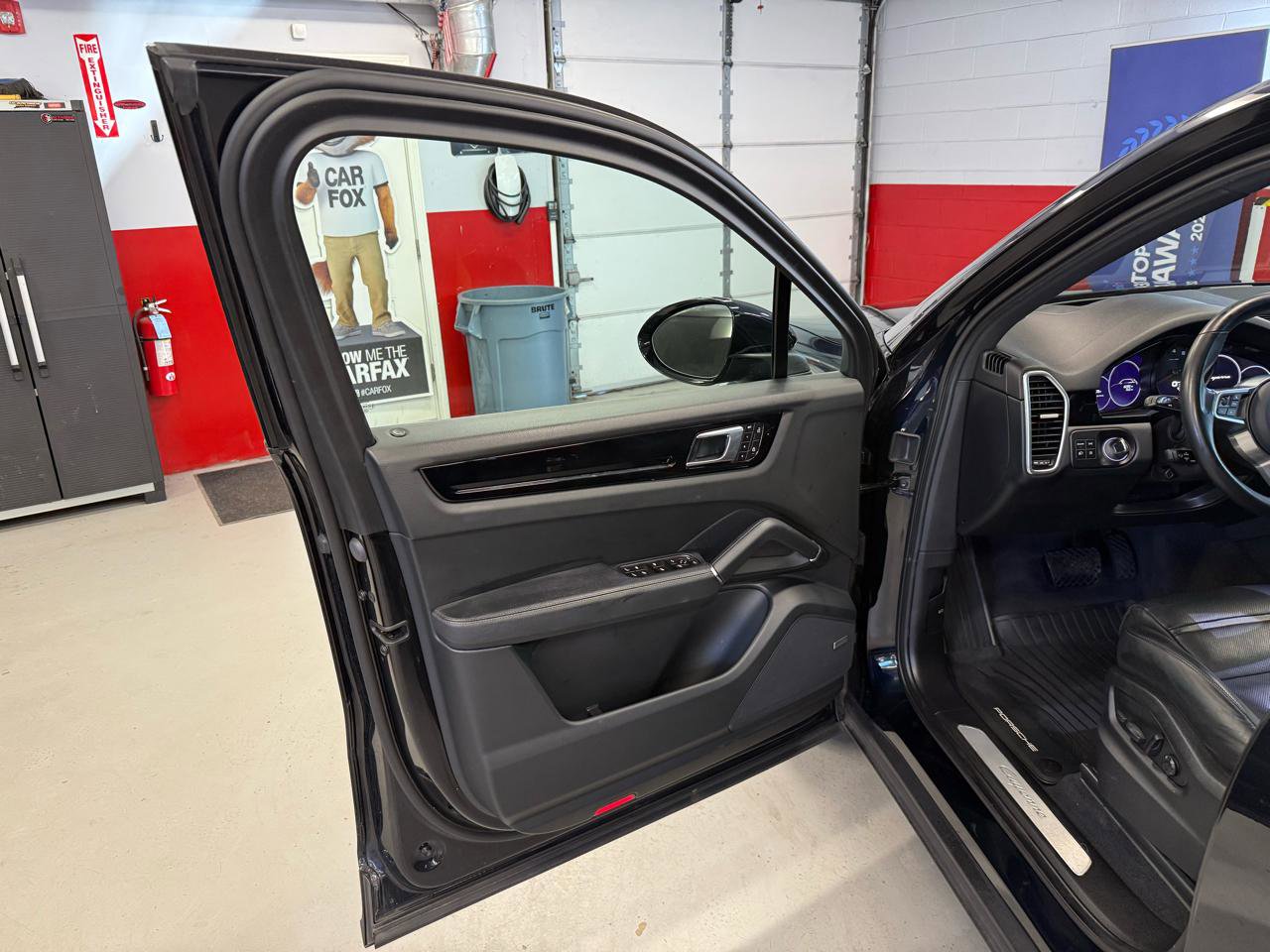 Used 2022 Porsche Cayenne Platinum Edition AWD/4WD image 29