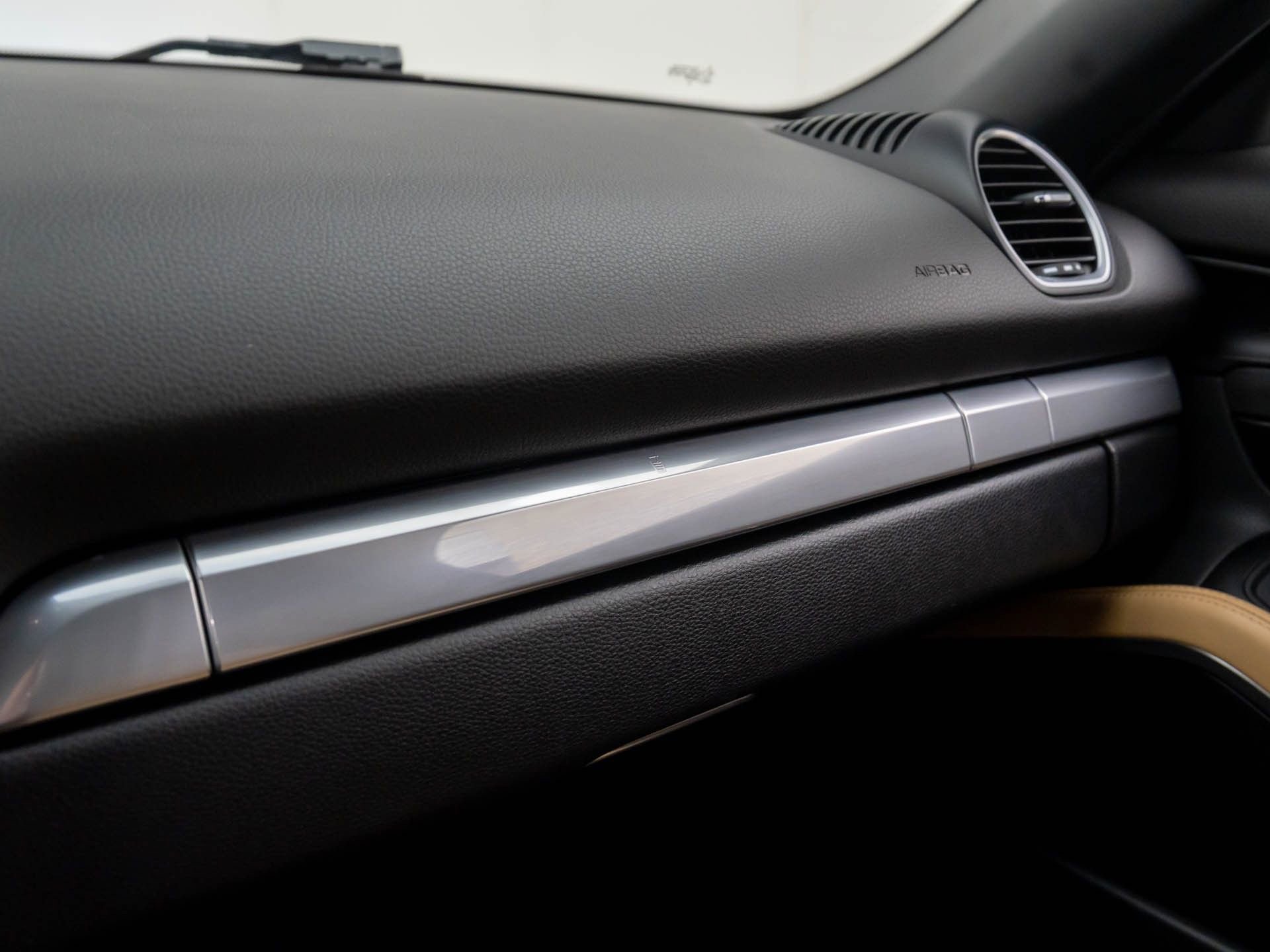 Used 2018 Porsche 718 Boxster S image 29