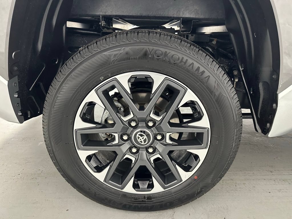 Used 2025 Toyota Tundra Limited AWD/4WD image 65