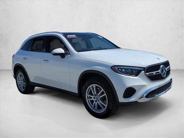 Used 2025 Mercedes-Benz GLC 300 image 3