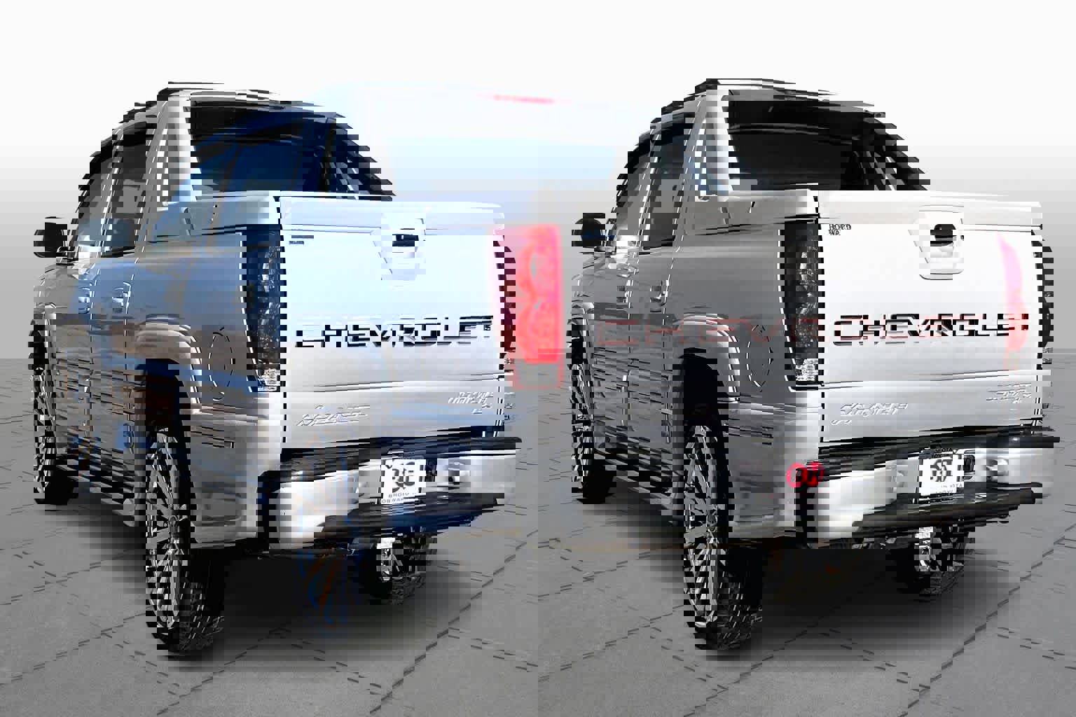 Used 2005 Chevrolet Avalanche Z66 w/ Sun And Sound Package image 11