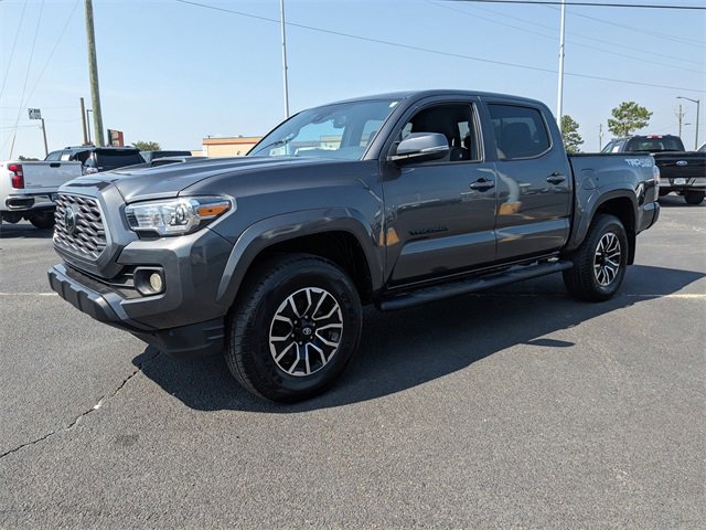 Used 2021 Toyota Tacoma TRD Sport w/ Blackout Package (TMS) image 8