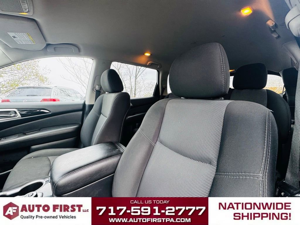 Used 2019 Nissan Pathfinder SV image 9