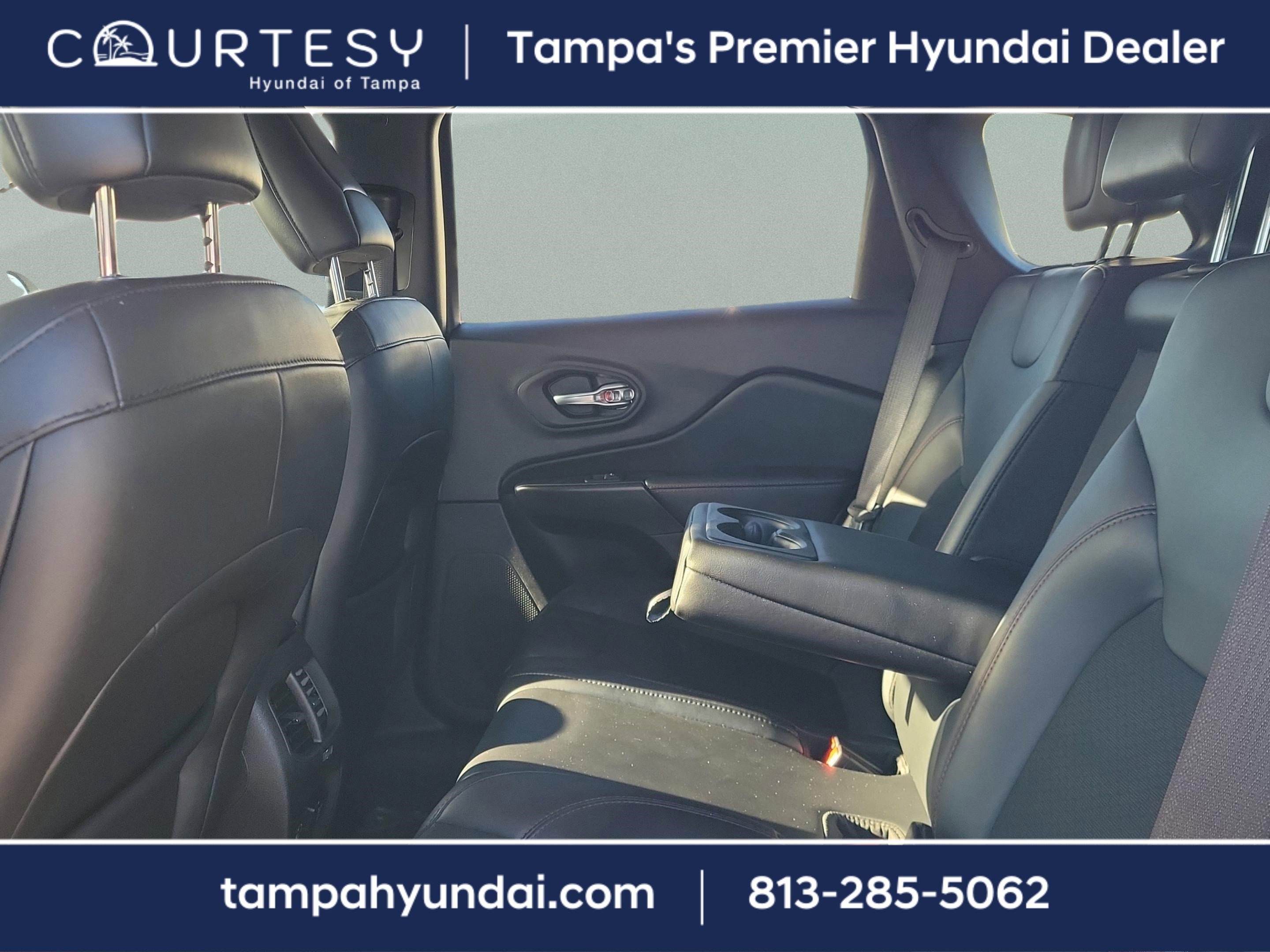 Used 2021 Jeep Cherokee Trailhawk w/ Comfort/Convenience Group image 13