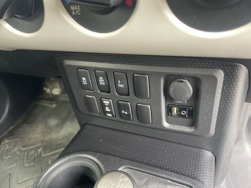 Used 2014 Toyota FJ Cruiser 4WD w/ Upgrade Package image 24