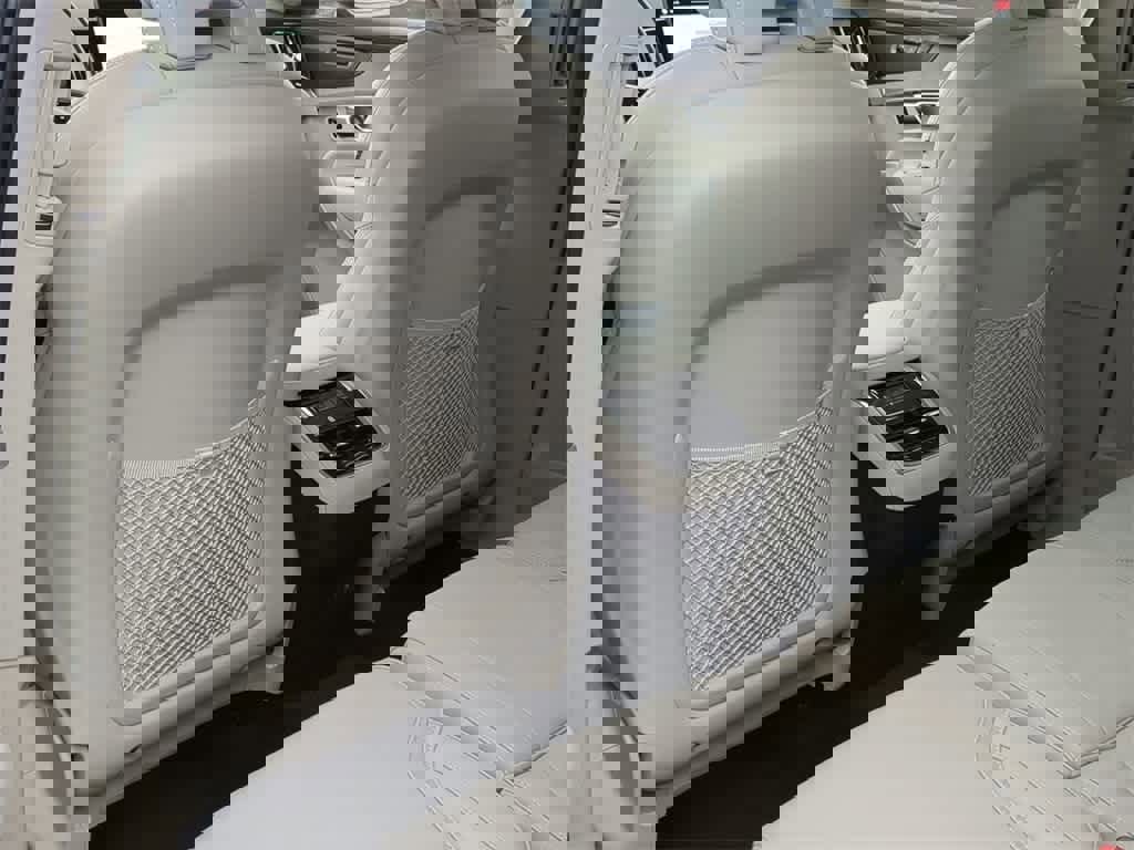 New 2026 Volvo XC90 B6 Ultra w/ Protection Package image 18