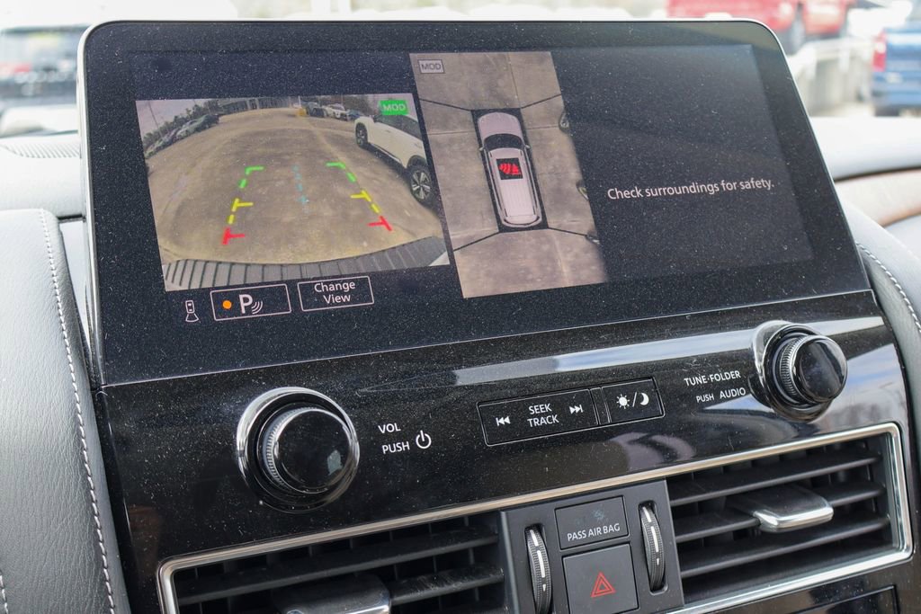 Used 2023 Nissan Armada SL w/ Captain's Chairs Package image 4