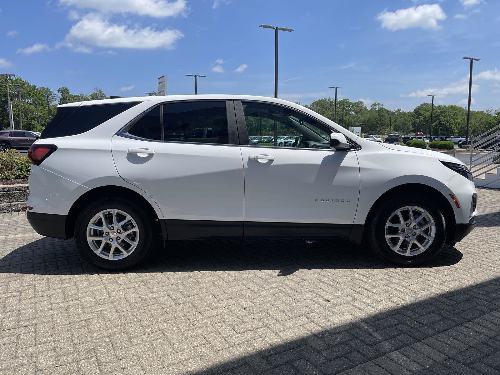 Used 2024 Chevrolet Equinox LT w/ LPO, Floor Liner Package FWD image 6