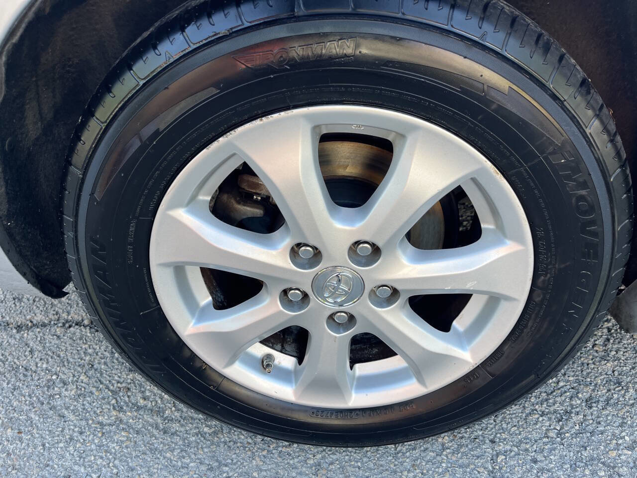 Used 2011 Toyota Camry LE image 24