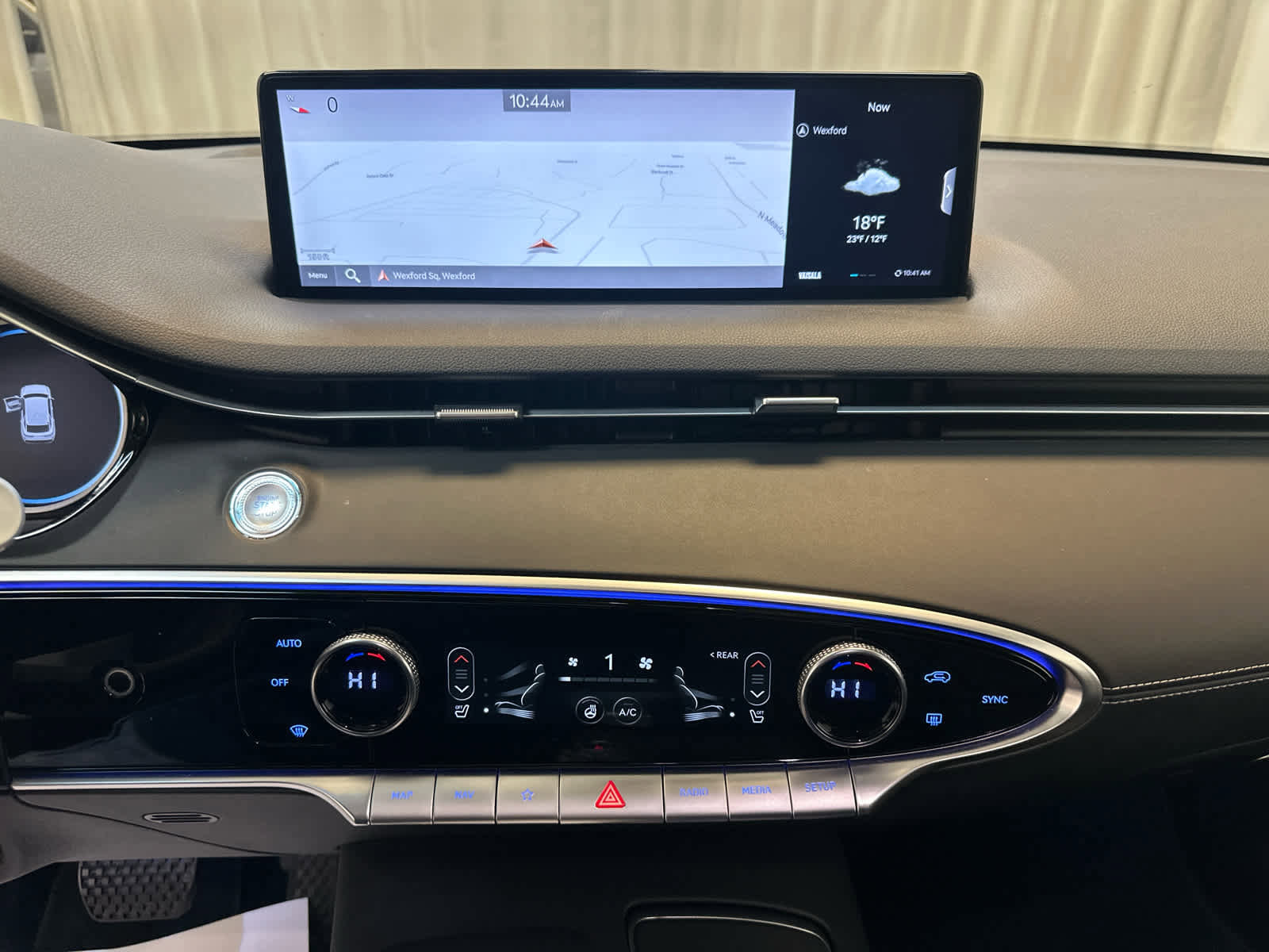 Used 2024 Genesis GV70 2.5T Advanced w/ Advanced Package image 6