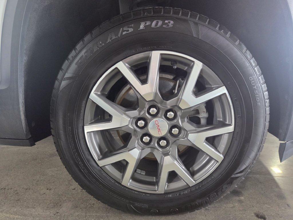 Used 2023 GMC Acadia SLE w/ Driver Convenience Package FWD image 21