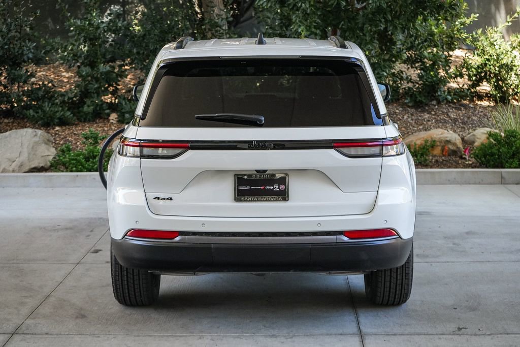 New 2026 Jeep Grand Cherokee Altitude AWD/4WD image 5