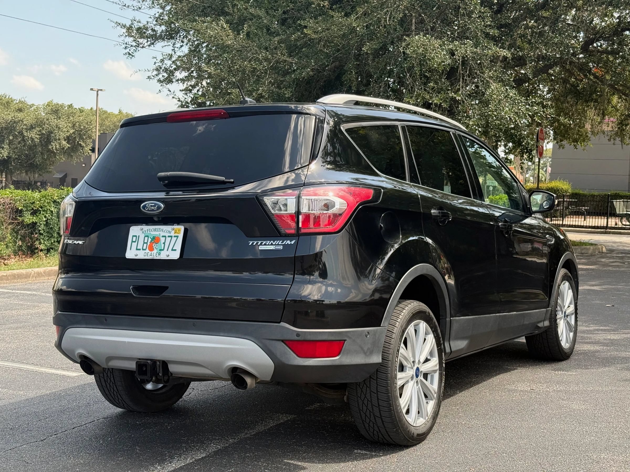 Used 2017 Ford Escape Titanium w/ Equipment Group 301A AWD/4WD image 5