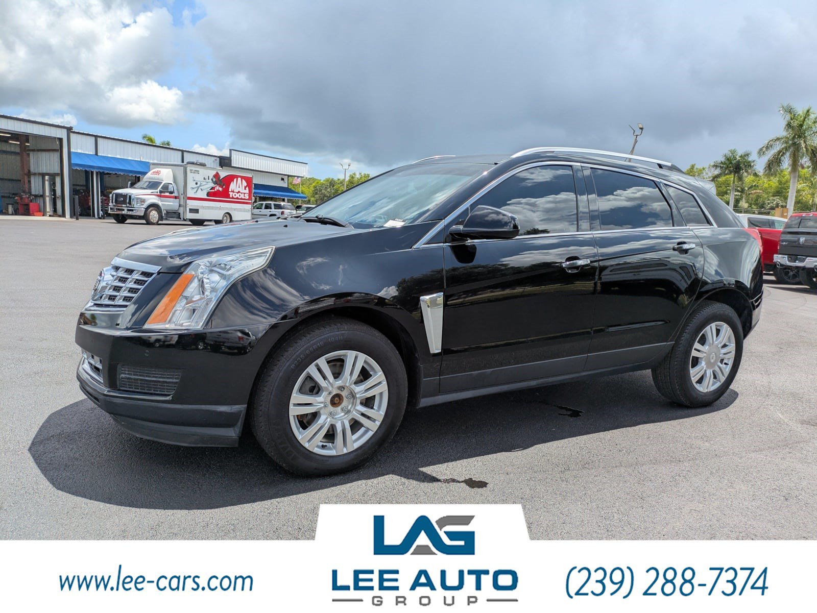 Used 2015 Cadillac SRX Luxury w/ Driver Awareness Package FWD image 6